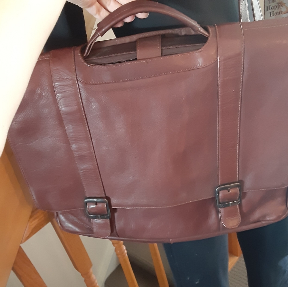 Vintage Unisex Brown Genuine Leather Crossbody Laptop/ Messenger Bag